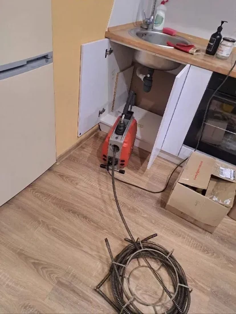 Прочистка каналізації та труб, монтаж та демонтаж сантехніки