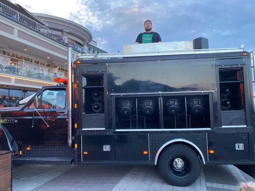 Звукова машина