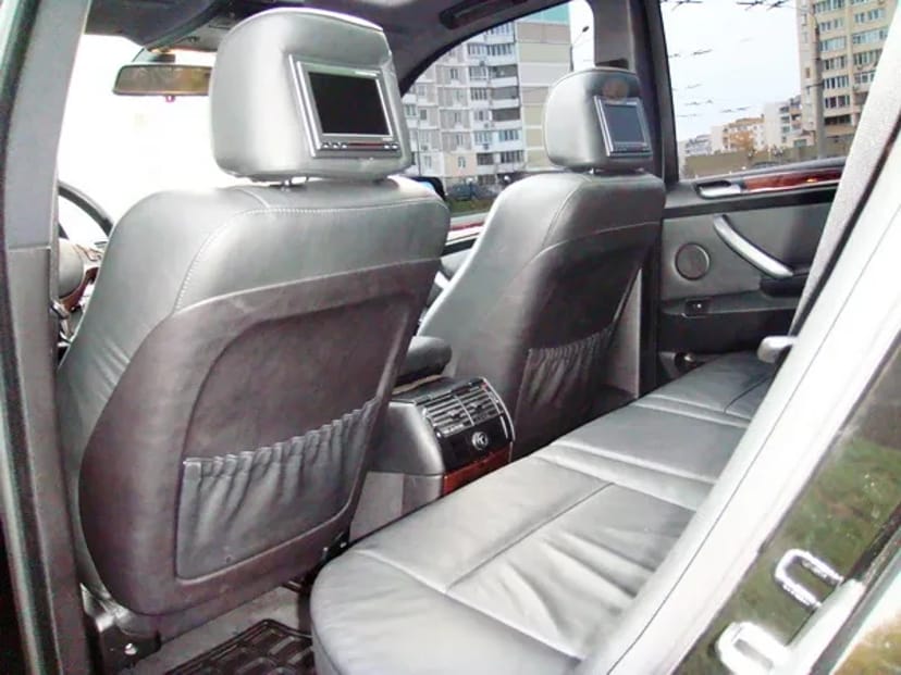 252 Позашляховик на весілля BMW X5 з водієм