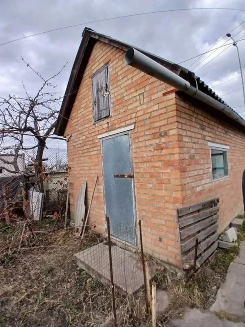 Цегляний гараж 6×3,5 м у зручному місці
