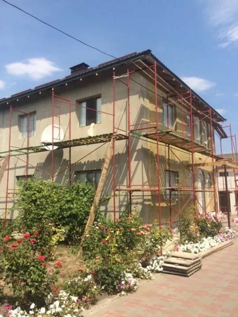 Будівельні ліси та тури