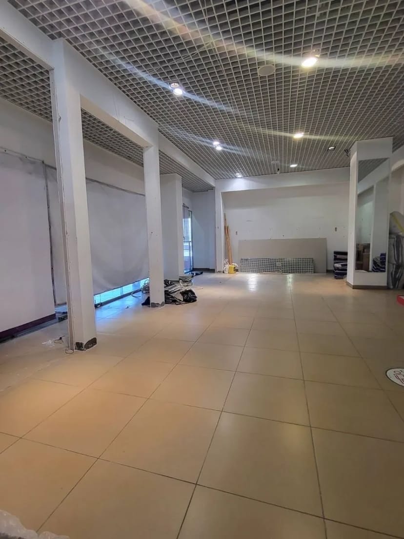 Приміщення 81 м2 в ТЦ Лівобережний