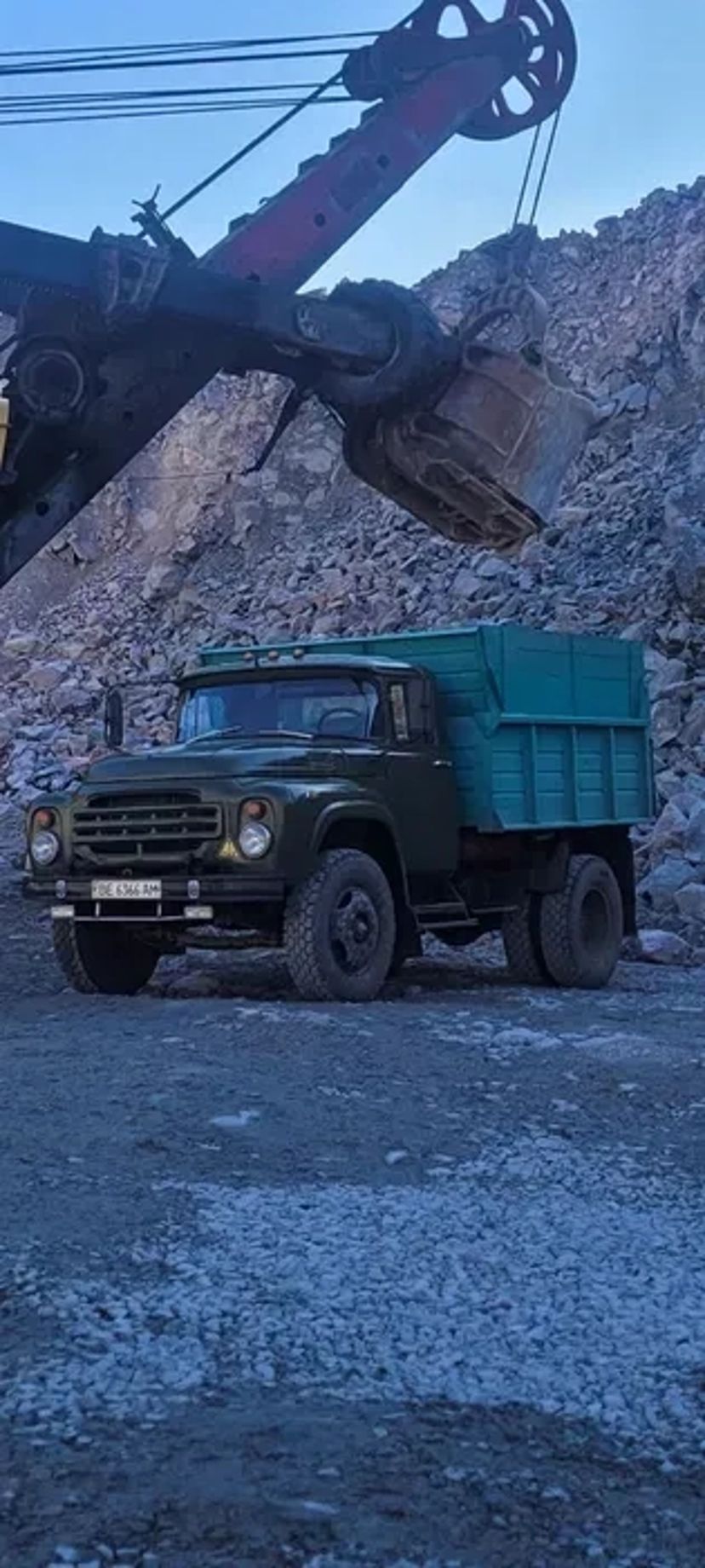 Вывоз мусора, разного хлама, демонтаж зданий