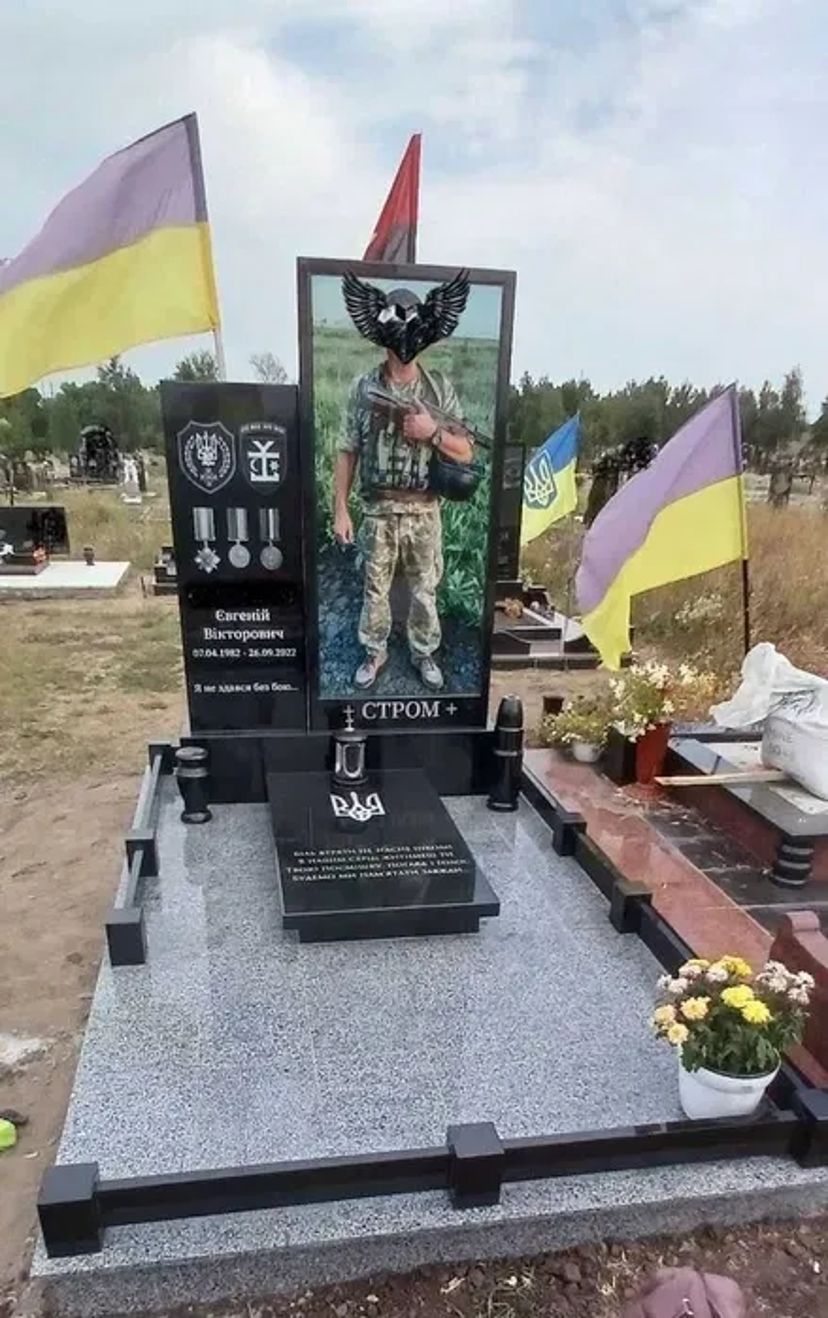 Виготовляємо пам'ятники будь-якої складності під ваш бюджет.