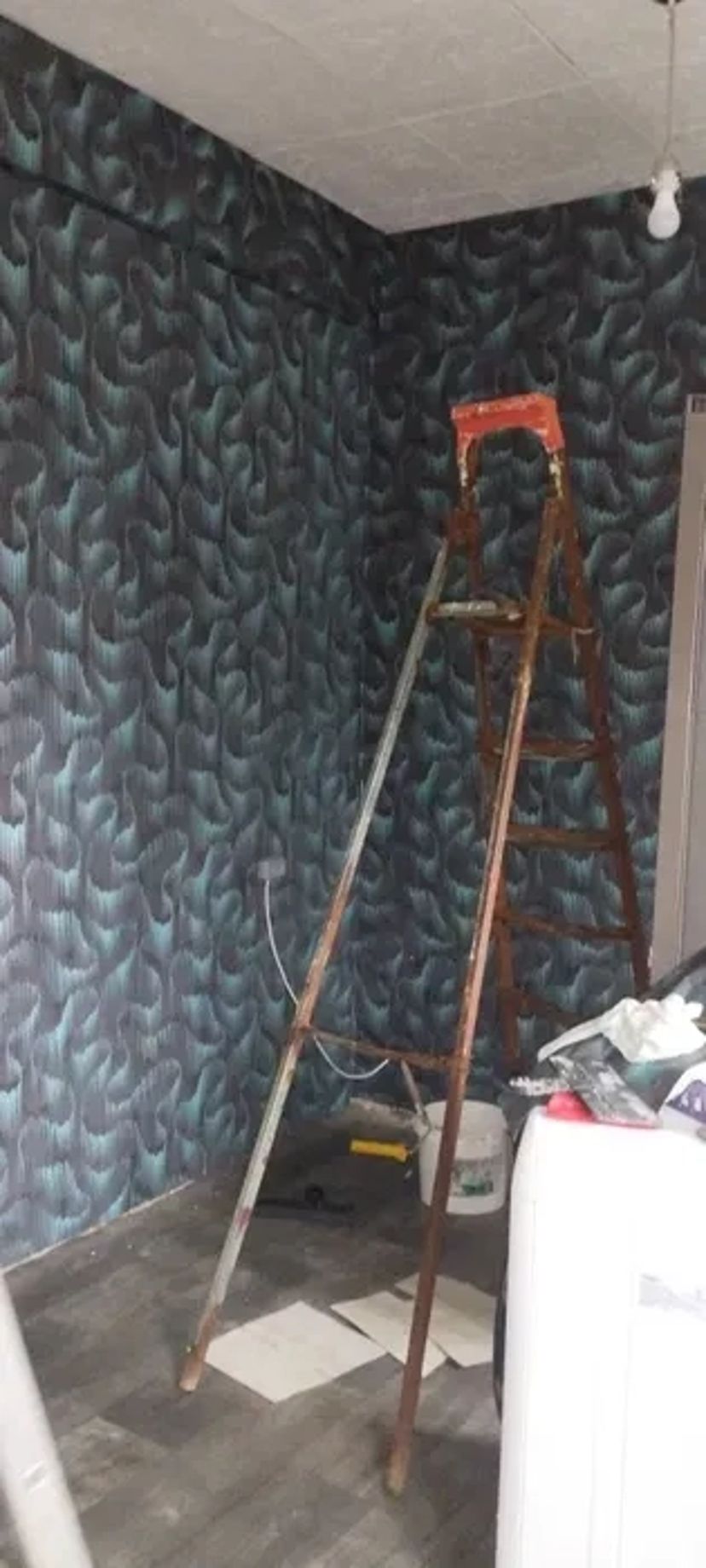 Поклейка шпалер від 80 грн кв. м. , малярні роботи