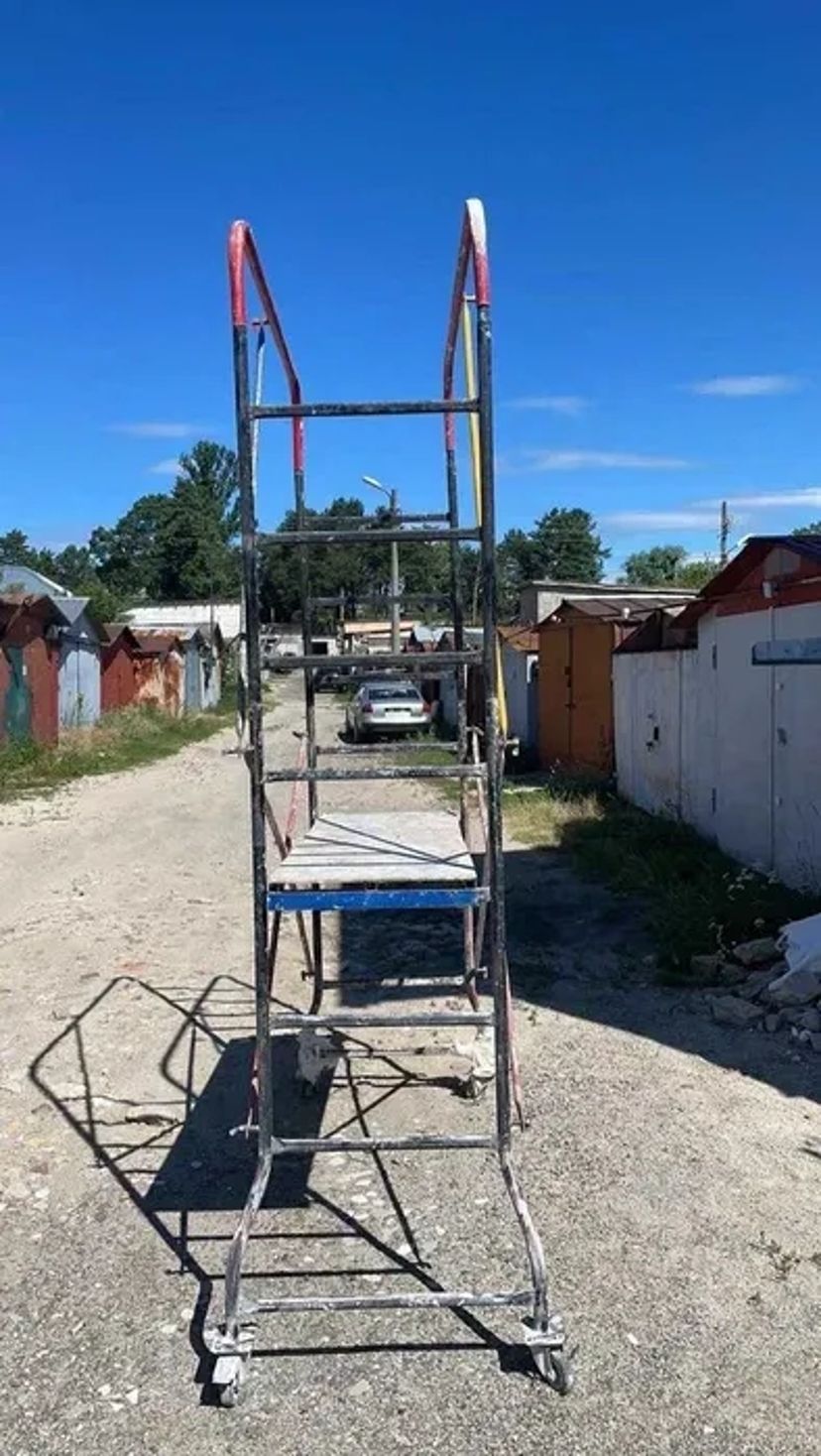 Будівельні риштування.