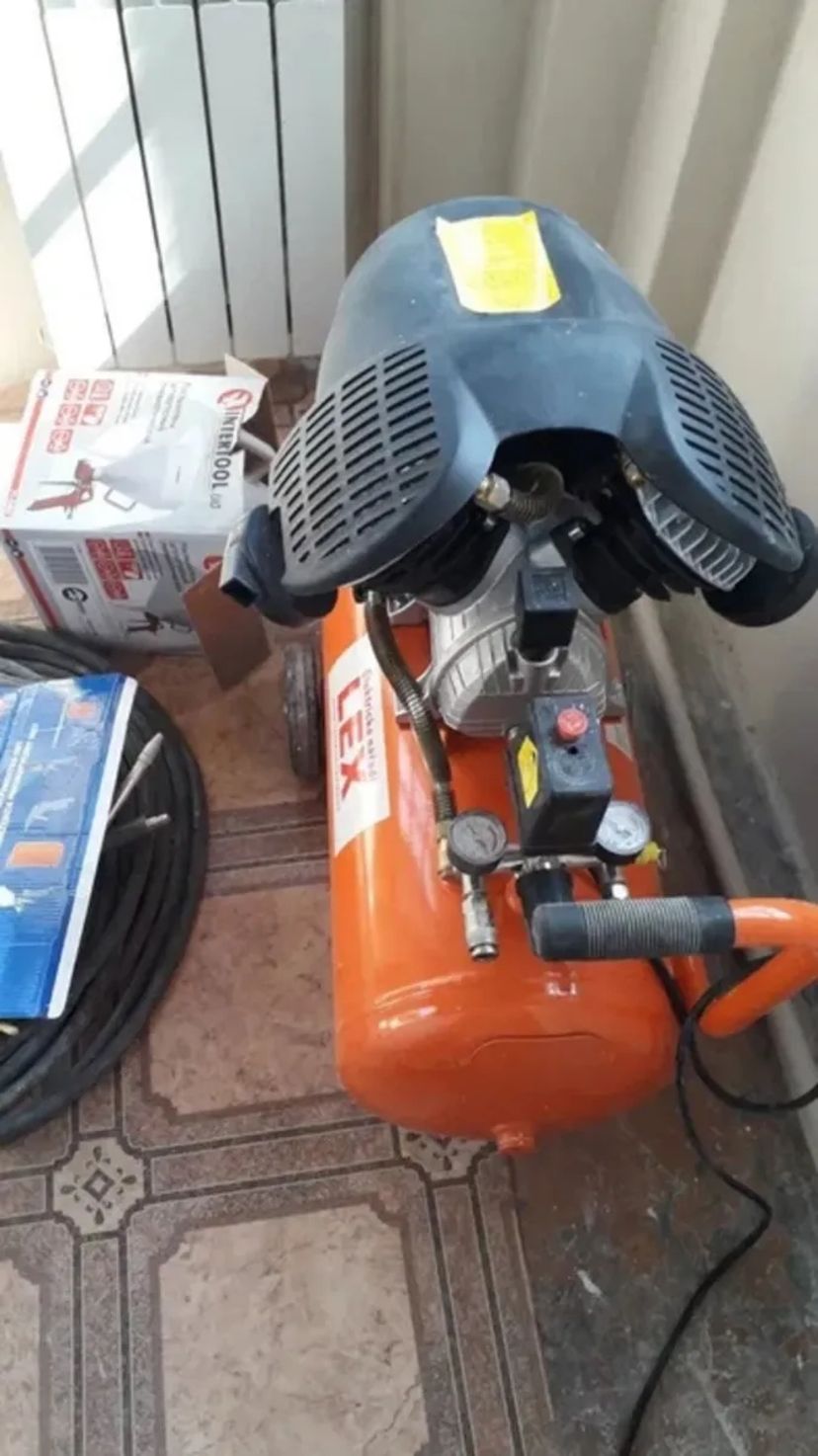 Компресор LEX LXC100V на 100 л
