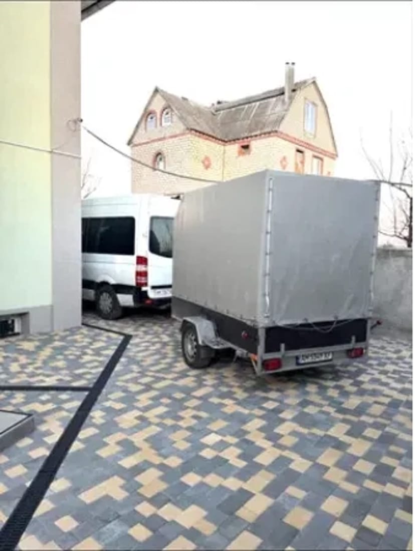 Вантажні перевезення та пасажировантажні Мерседес-спринтер