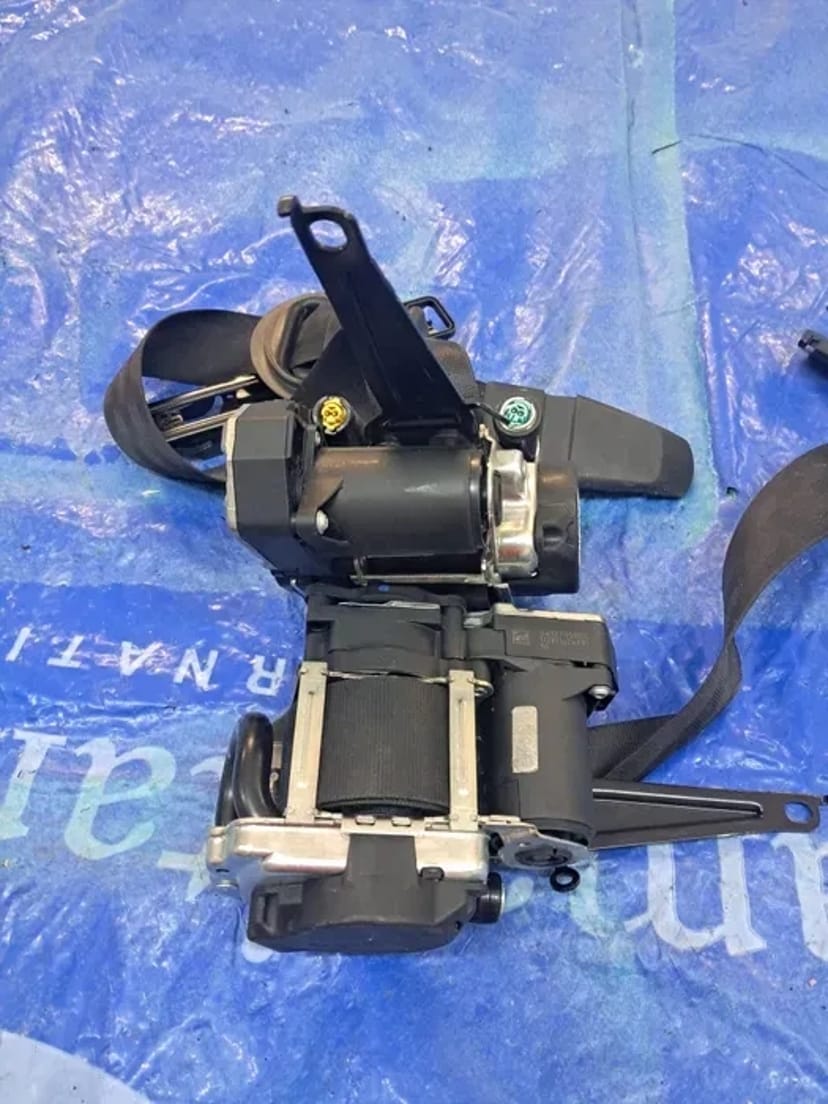 Ремонт, відновлення Ременів Безпеки: Ваша Гарантія На Дорозі!