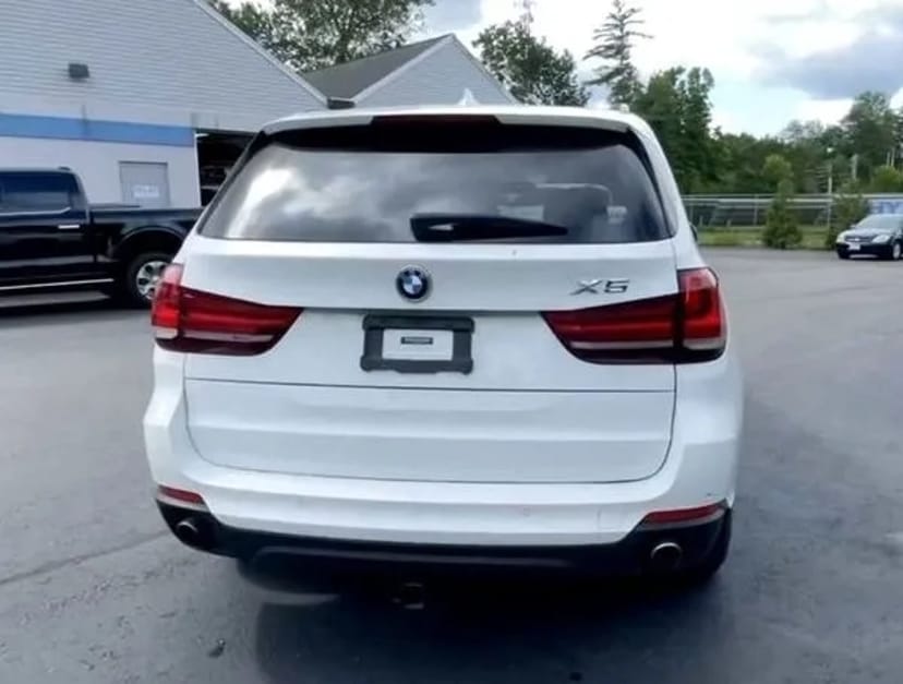 264 Позашляховик на весілля BMW X5 білий з водієм
