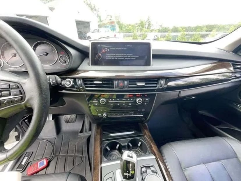 264 Позашляховик на весілля BMW X5 білий з водієм