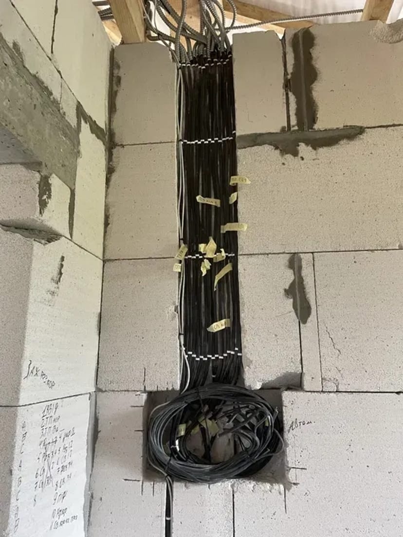 Електрик. Електромонтажні роботи. Послуги електрика.