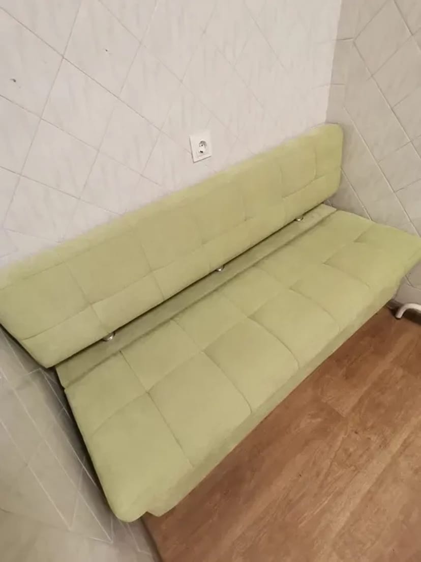 Чистка матрацу, дивану, стільців, коврів