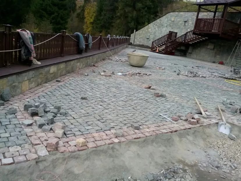 Професійна укладка гранітноії бруківки. Всі види оздоблення гранітом