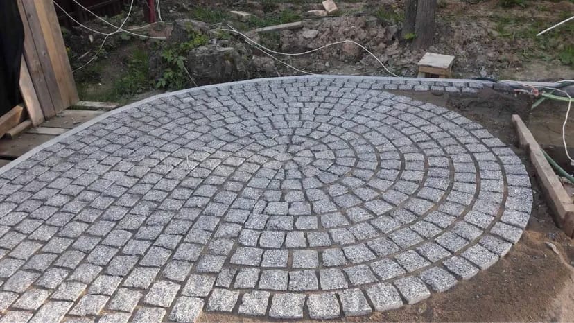 Професійна укладка гранітноії бруківки. Всі види оздоблення гранітом