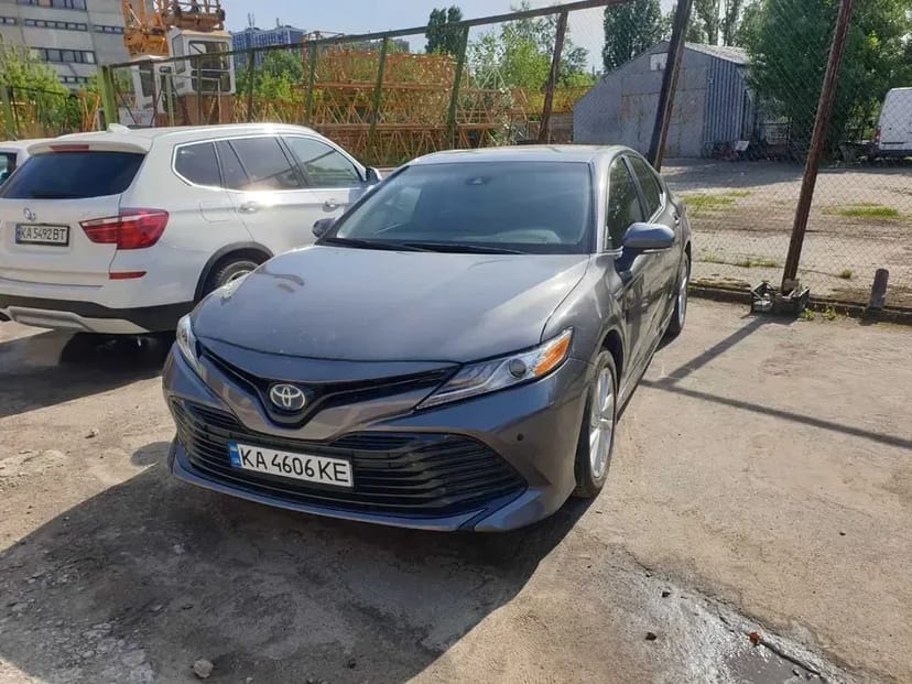Toyota Camry 70 гібрид