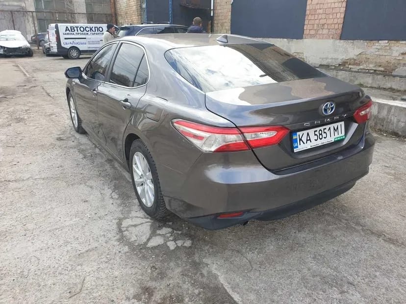 Toyota Camry 70 гібрид
