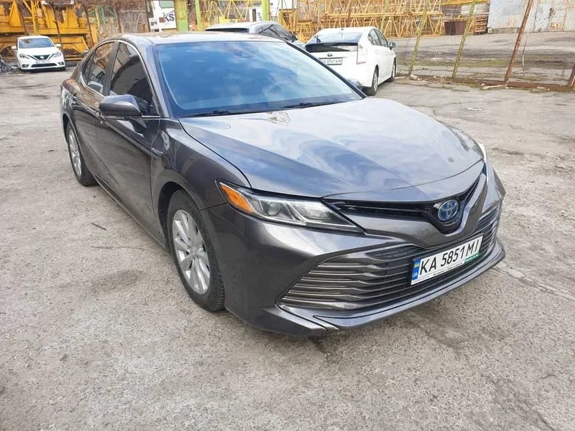 Toyota Camry 70 гібрид
