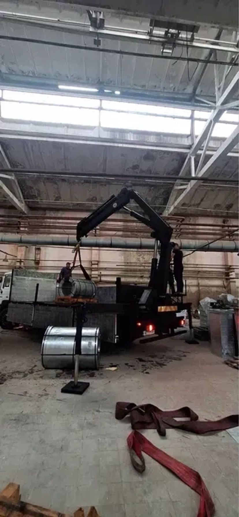 Послуги маніпулятора та вантажні перевезення: Швидко та надійно