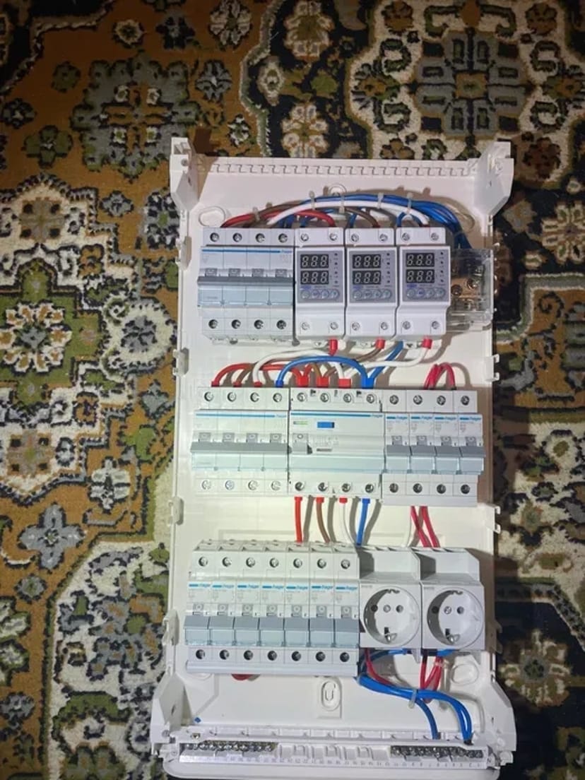 Послуги кваліфікованого електрика. Ремонт електрообладнання.