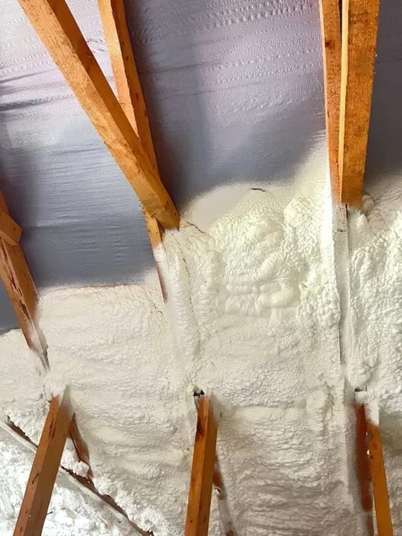 Утеплення піною (ППУ) дахів, стін, підлог – гарантія!