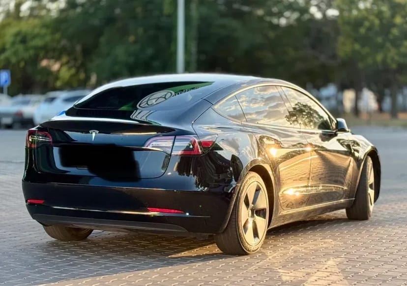 Авто такси Тесла Модел 3 2022г