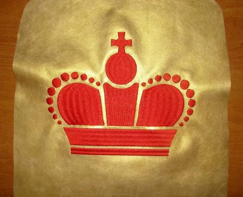 Комп'ютерна (машинна) вишивка: крій, шеврони, аплікації