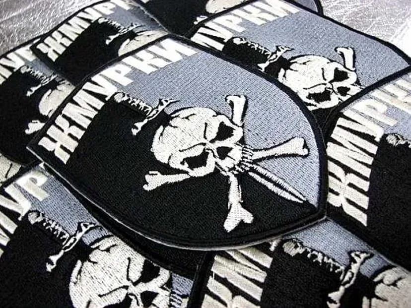 Комп'ютерна (машинна) вишивка: крій, шеврони, аплікації