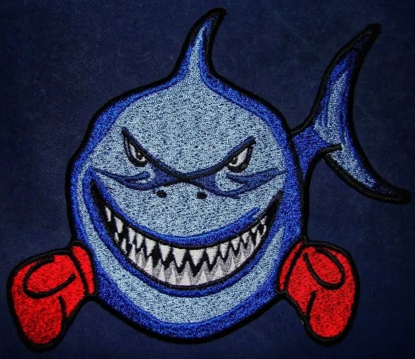 Комп'ютерна (машинна) вишивка: крій, шеврони, аплікації