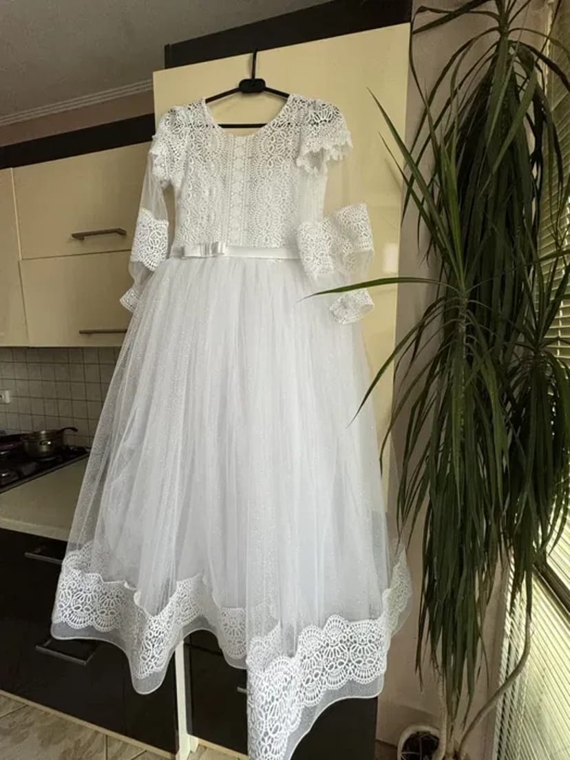 Плаття на причастя, випускний, весілля