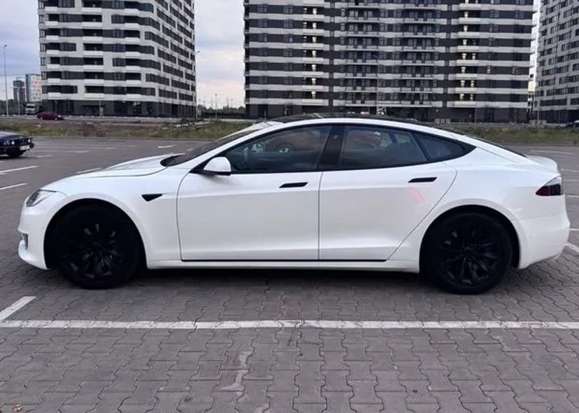 168 Авто на весілля Tesla Model S біла з водієм