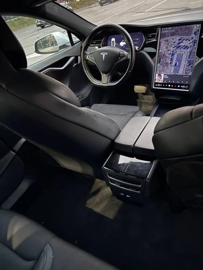 168 Авто на весілля Tesla Model S біла з водієм