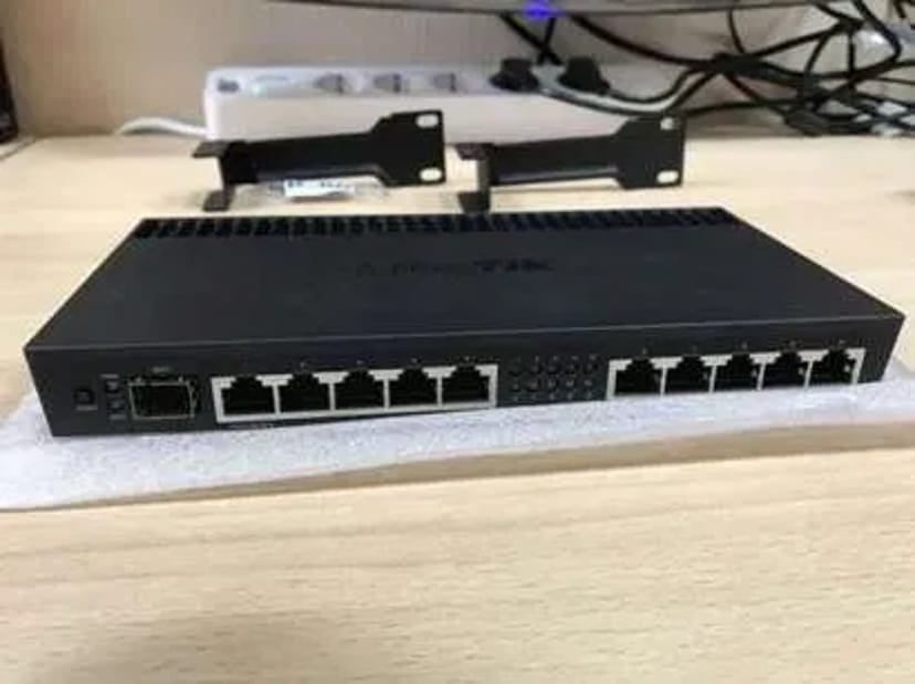 Налаштування MikroTik: VPN, CAPsMAN, WiFi, 3G\4G, 2 провайдери, VLAN