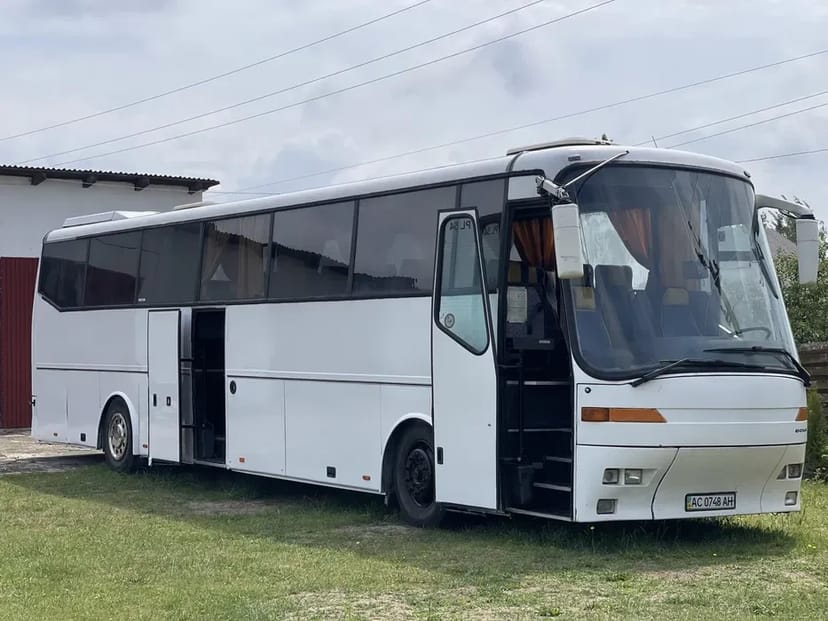 Автобус в користування