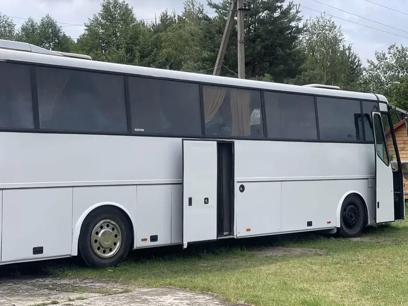 Автобус в користування