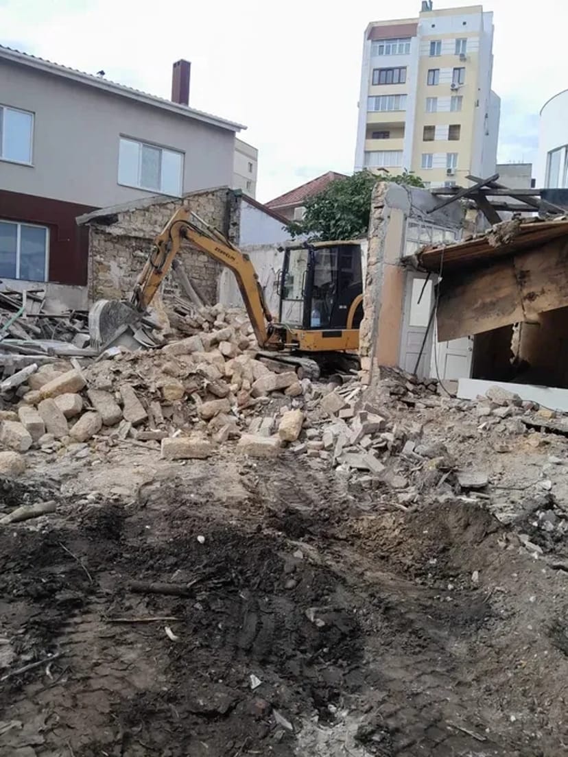 Прибирання тереторій підготовка ділянки під будівництво