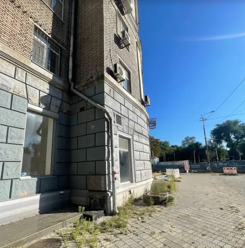 Комерційне приміщення на просп. Яворницького Дмитра, площа 62.5 кв.м