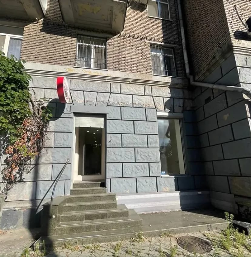 Комерційне приміщення на просп. Яворницького Дмитра, площа 62.5 кв.м