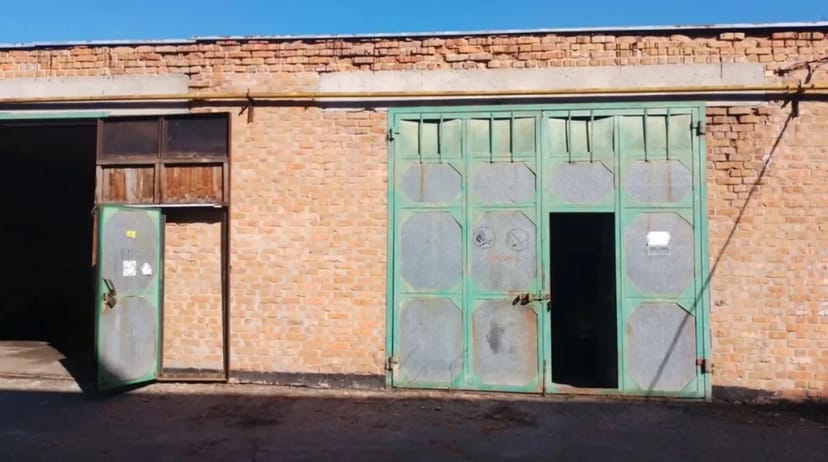 Гараж з двох боксів 60м2 з ямою