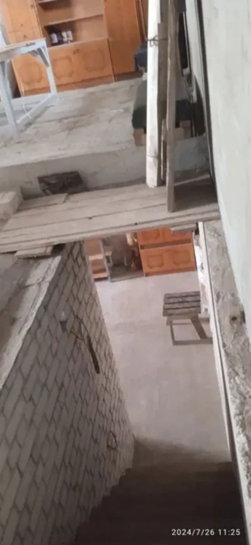 Двоповерховий гараж з підвалом