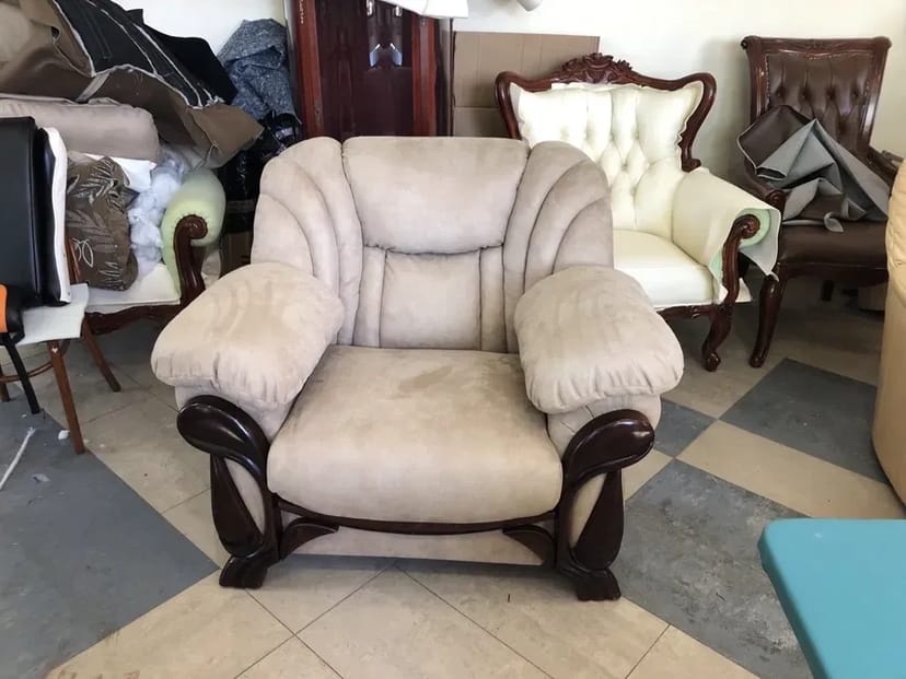 Перетяжка ремонт м'яких меблів актуальна . ЗНИЖКА!