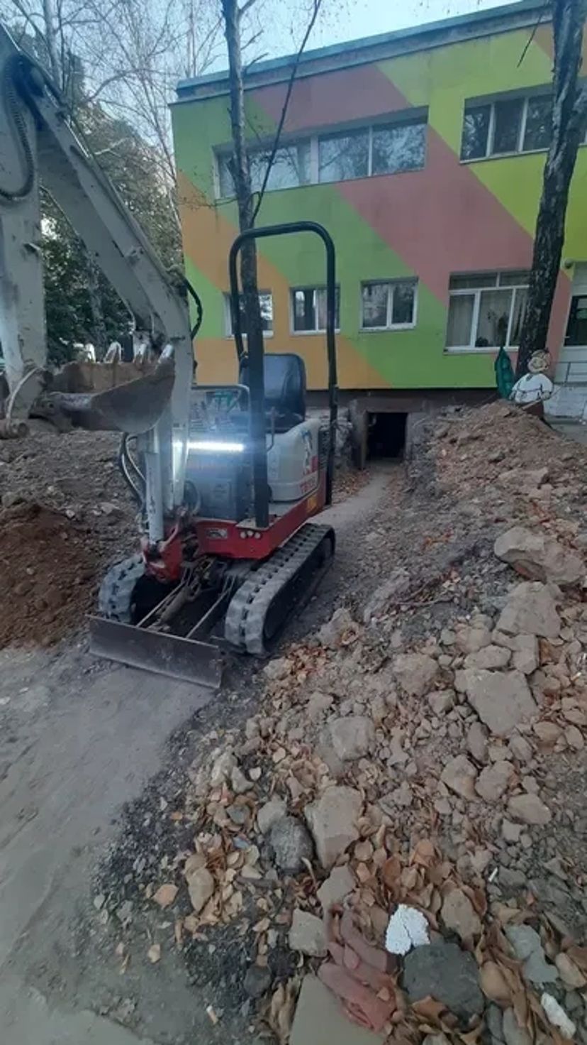 Послуги екскаватора-навантажувача, міні-екскаватора