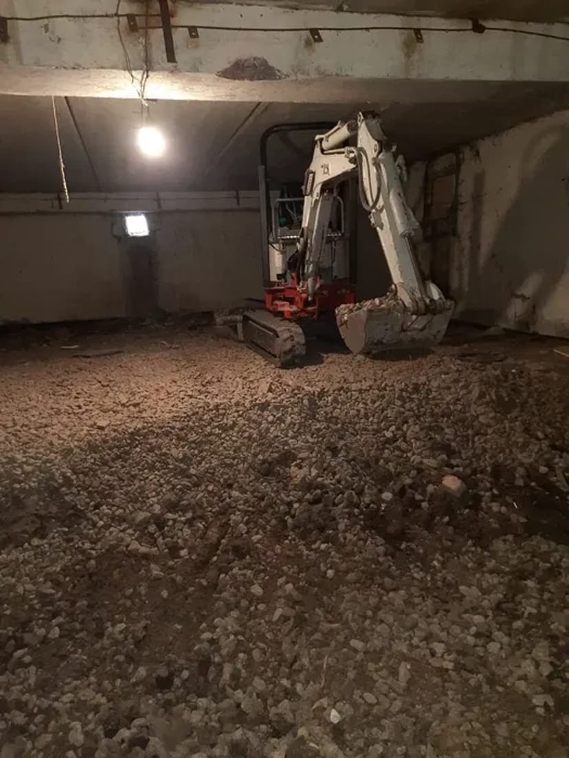 Послуги екскаватора-навантажувача, міні-екскаватора