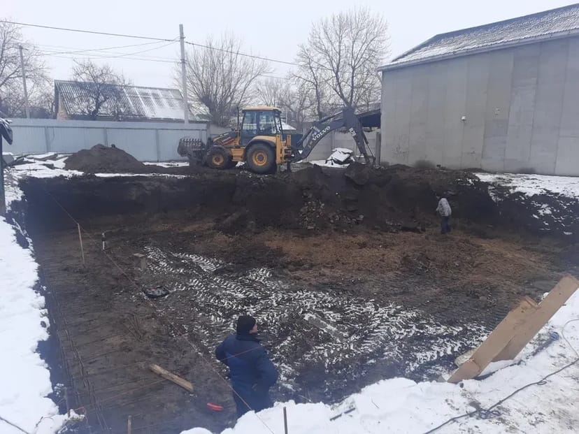 Послуги екскаватора-навантажувача, міні-екскаватора