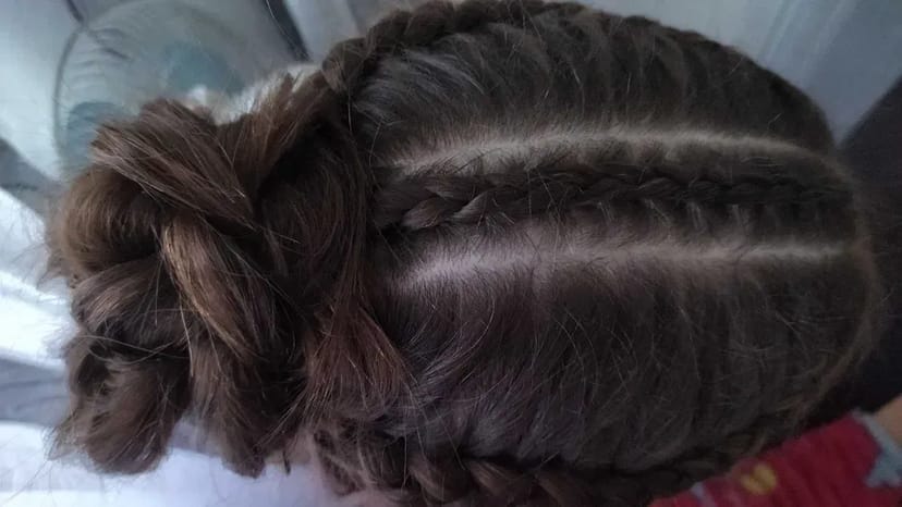 Зачіски, плетіння косичок