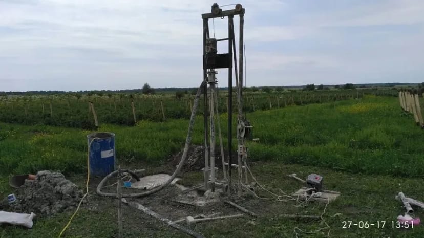 Буріння свердловин на воду. Малогабаритною установкою.