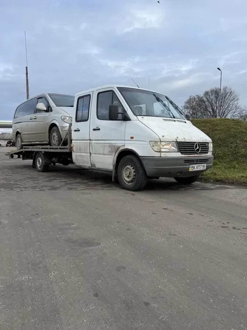 Послуги евакуатора 24/7 м.Коломія . Перевезення по Україні та Європі.