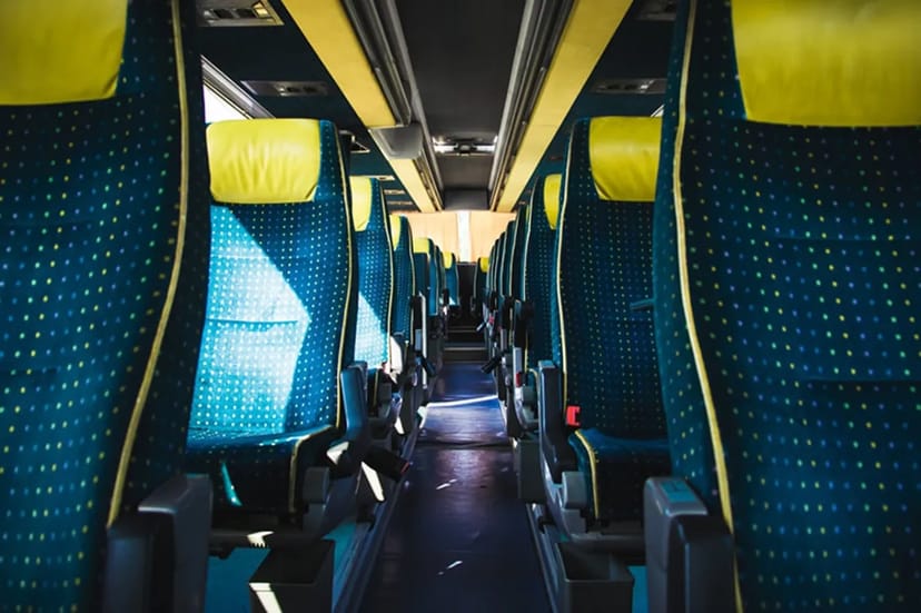 Автобус Setra 312 на 32 місця.