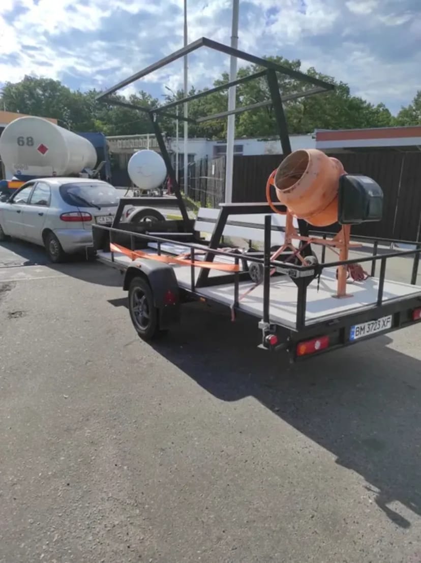 Легковий причеп 4 м для перевезення вантажів