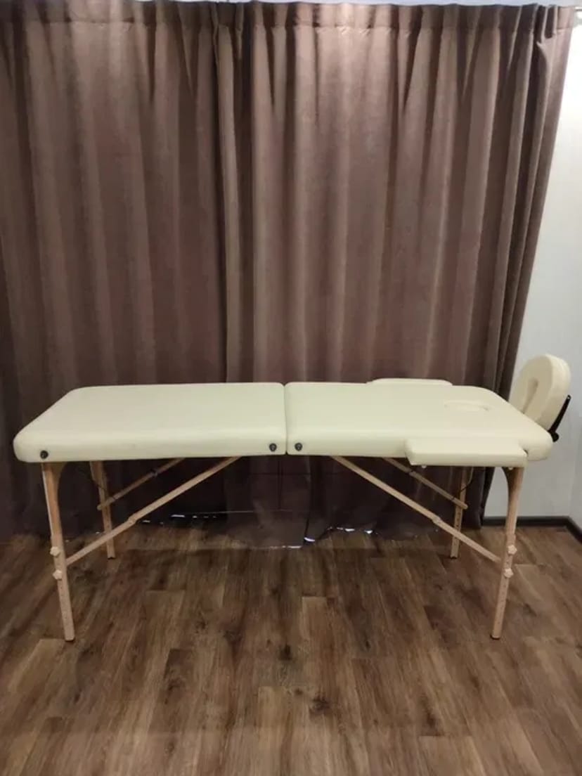 Масажний стіл